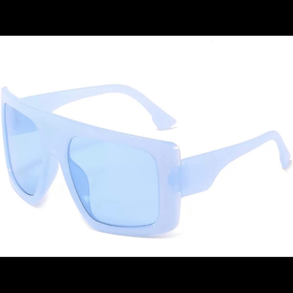 DIOR TYPE OVERSIZED SHADES! PRETTY BABY BLUE